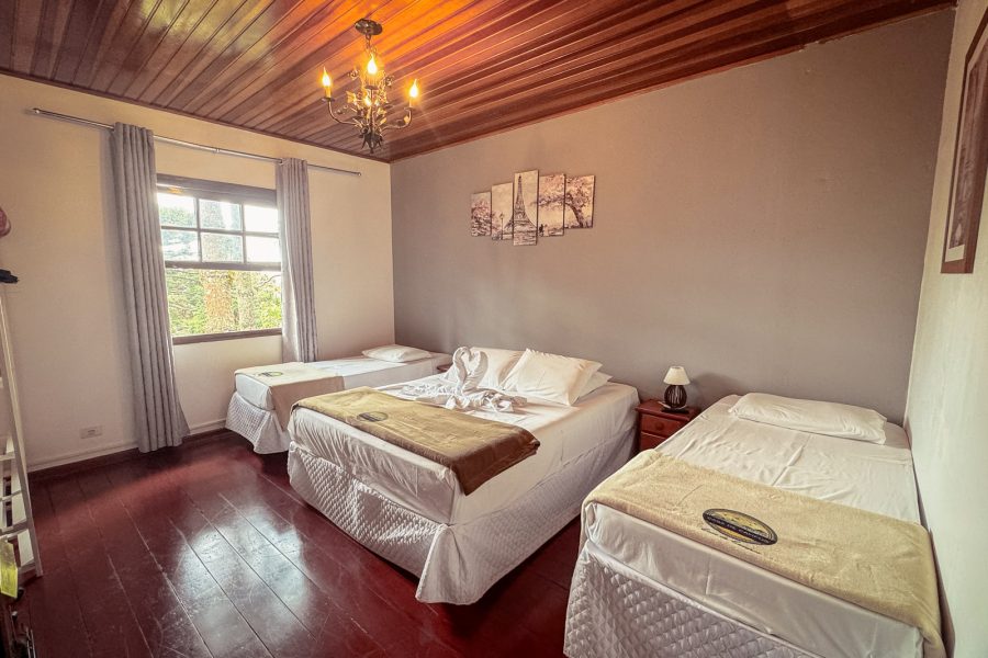 Quarto Família - Velinn Casa de Campos Guest House